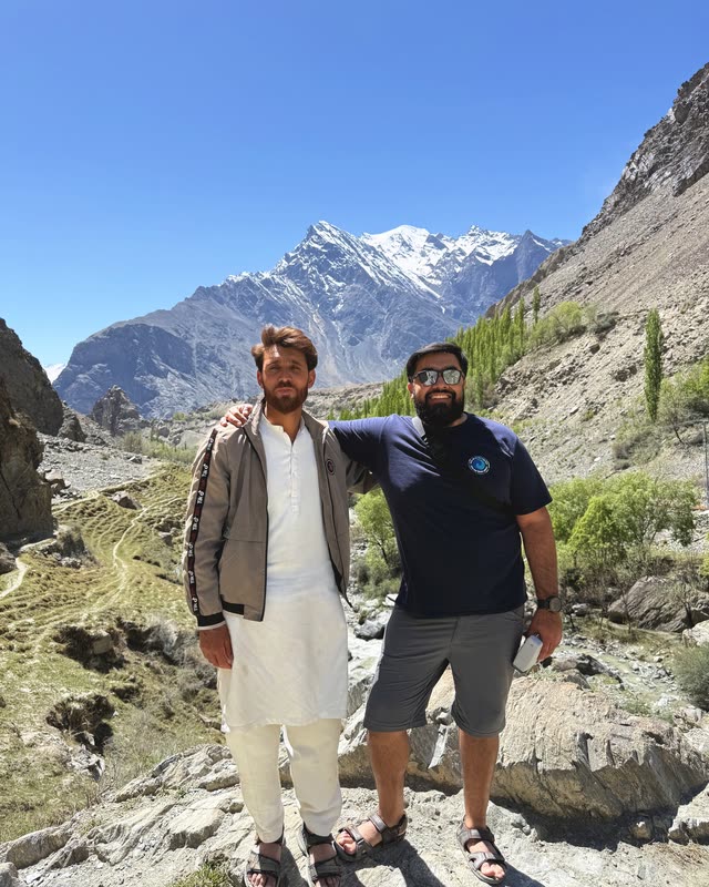 Numaan and Ather Sildi side by side in the valley